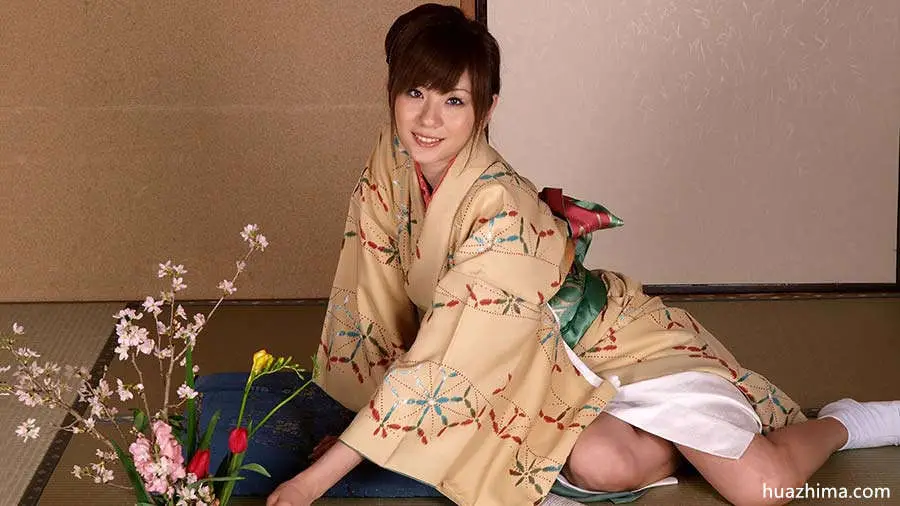 麻美由真 个人图片